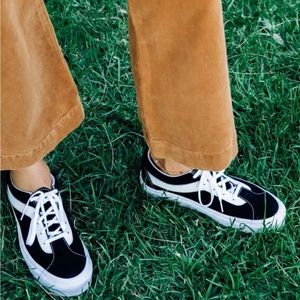 vans bold ni black & white sneakers ultra cush lite rare 4 5.5